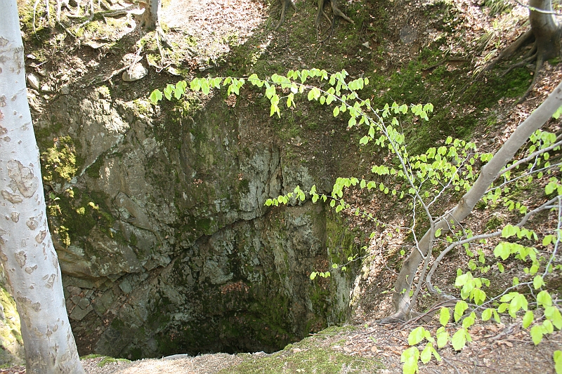 a 285